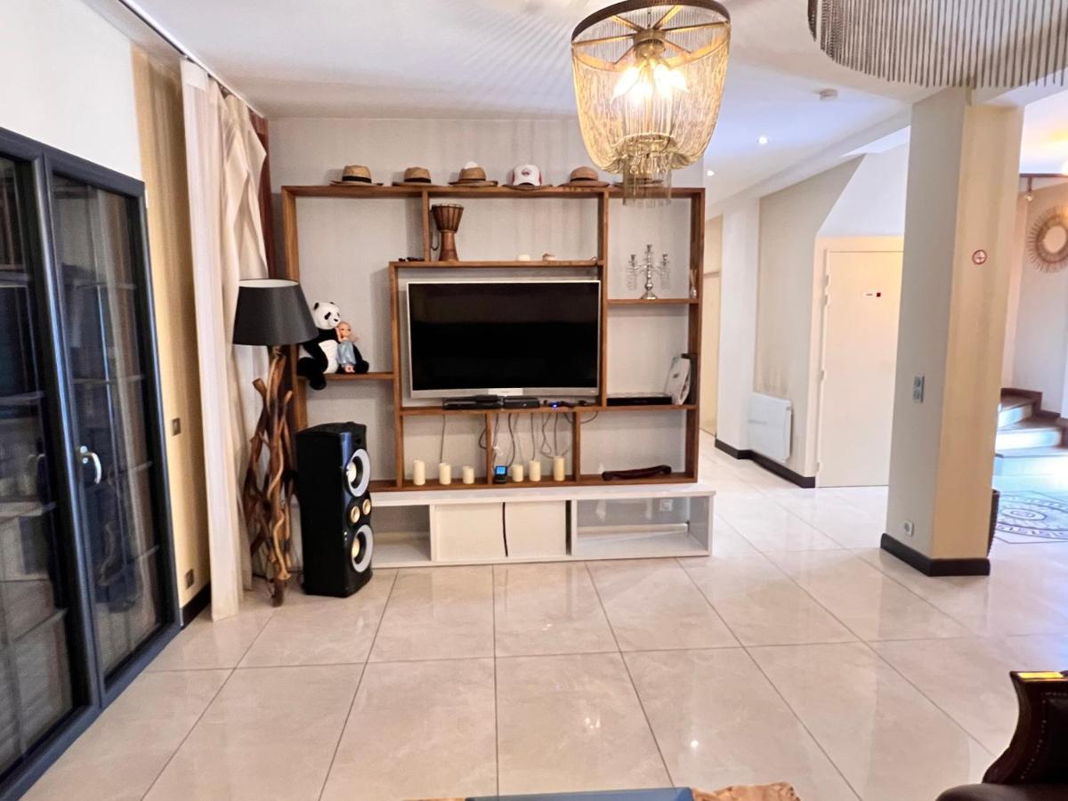 Paris Luxury Guest House - Cdg Aeroport รัวซี-อ็อง-ฟรองซ์ ภายนอก รูปภาพ